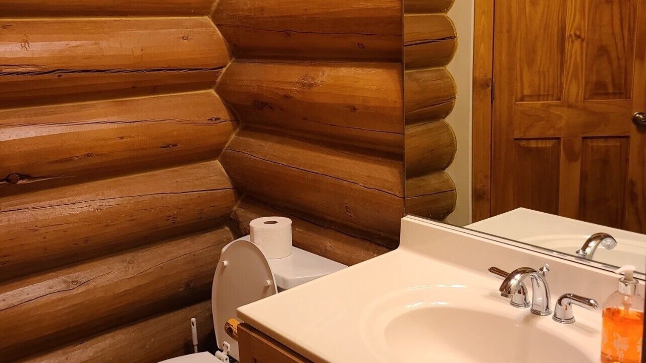 Photo of Bathroom in Castle Danger