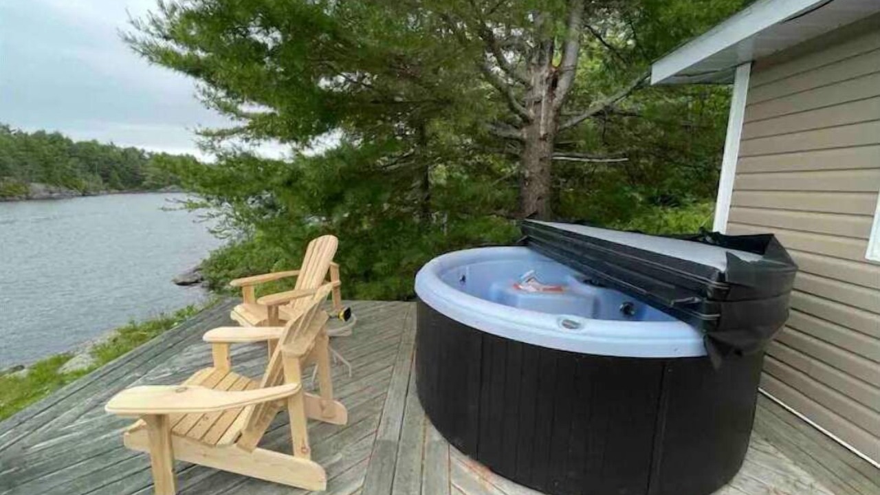Photo of Patio Balcony in Byng Inlet