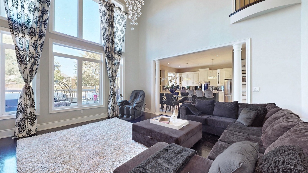 Photo of Livingroom in Pickering