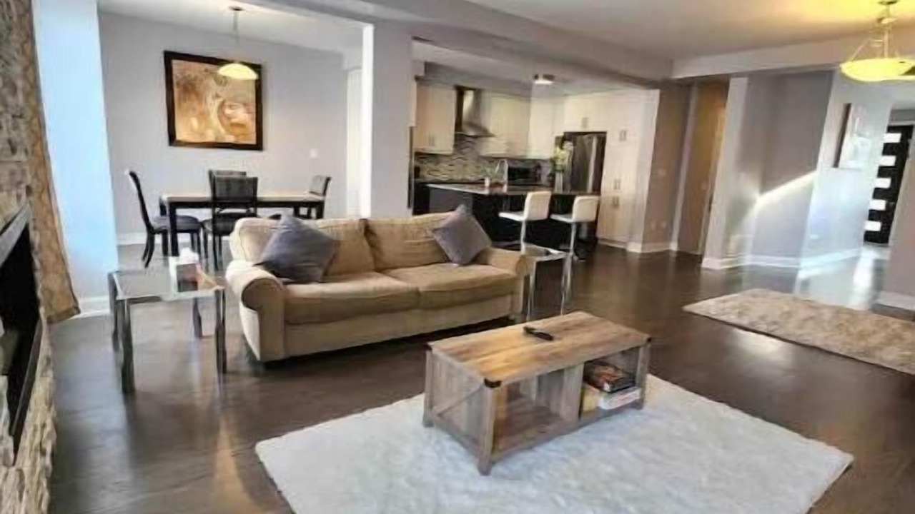 Photo of Livingroom in Oakville