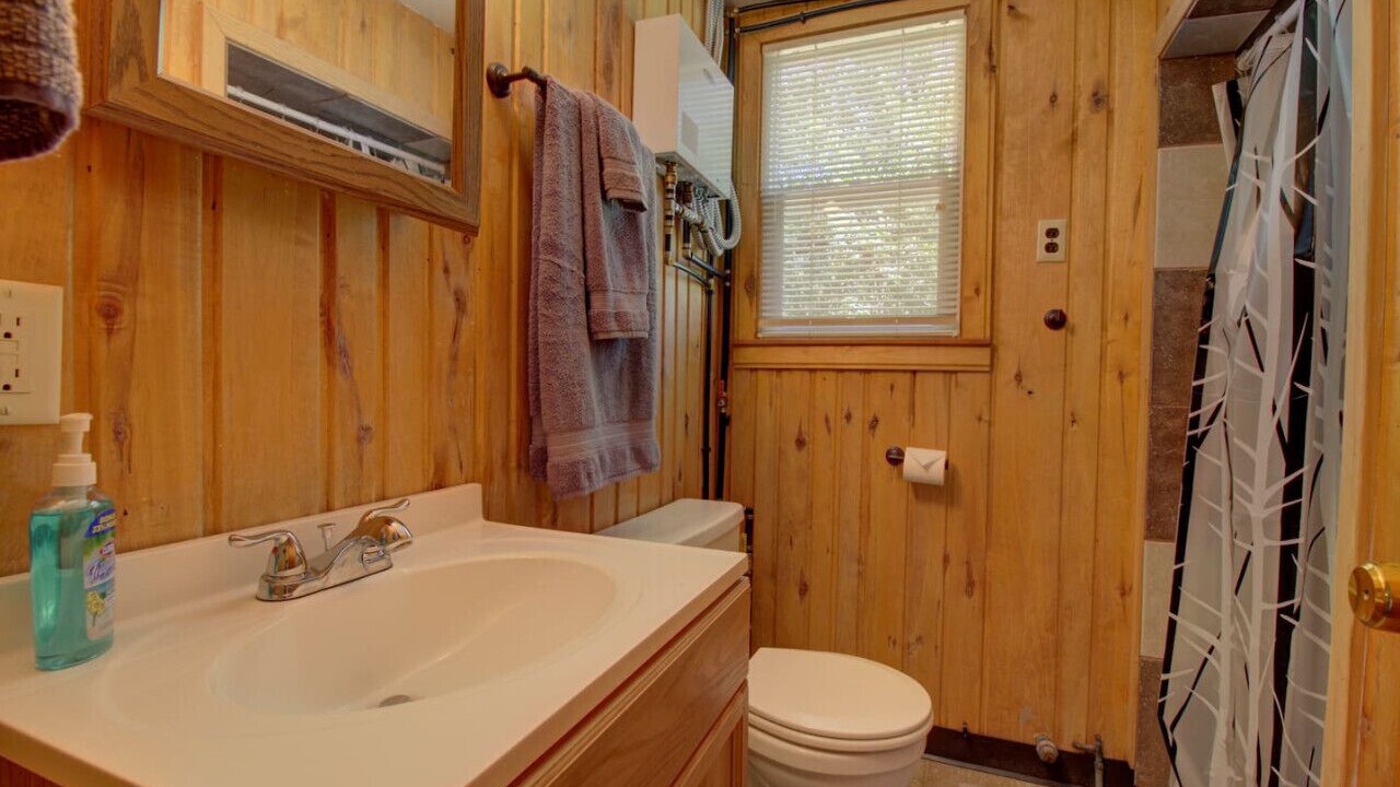 Photo of Bathroom in Clitherall