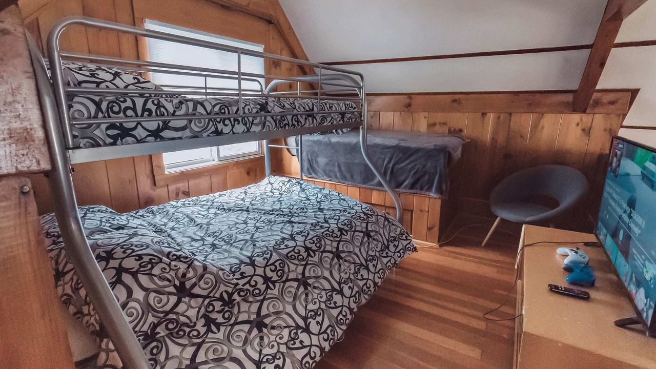 Photo of Bedroom in Crystal Beach