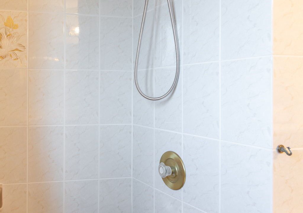 Photo of Bathroom in Lakeview