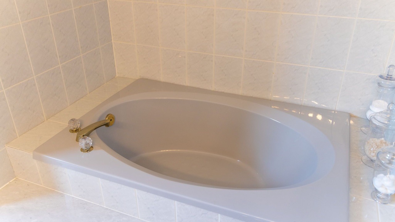 Photo of Bathroom in Lakeview