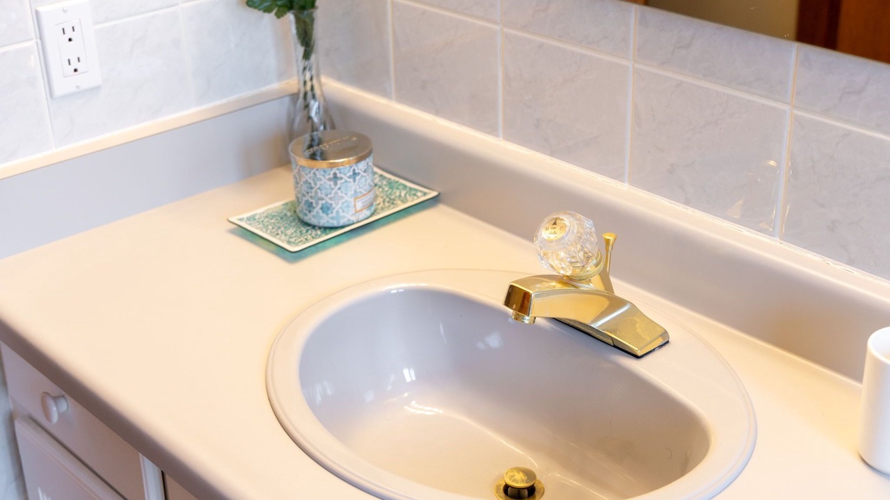 Photo of Bathroom in Lakeview