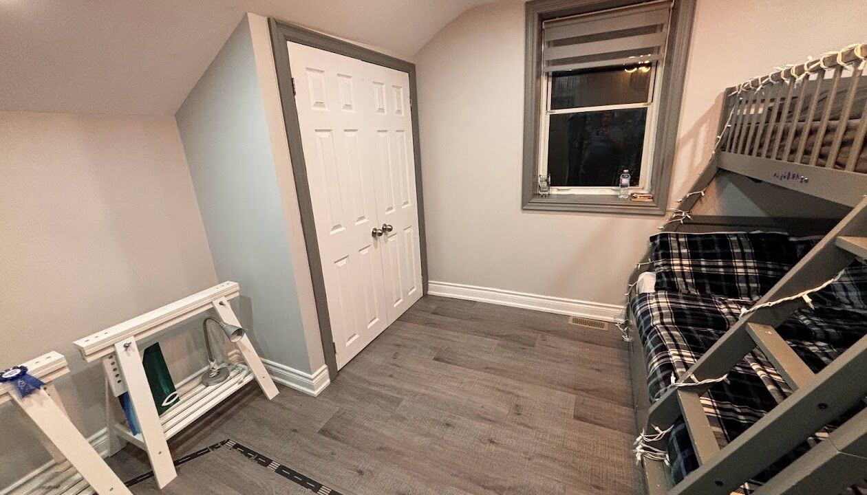 Photo of Bedroom in Mono