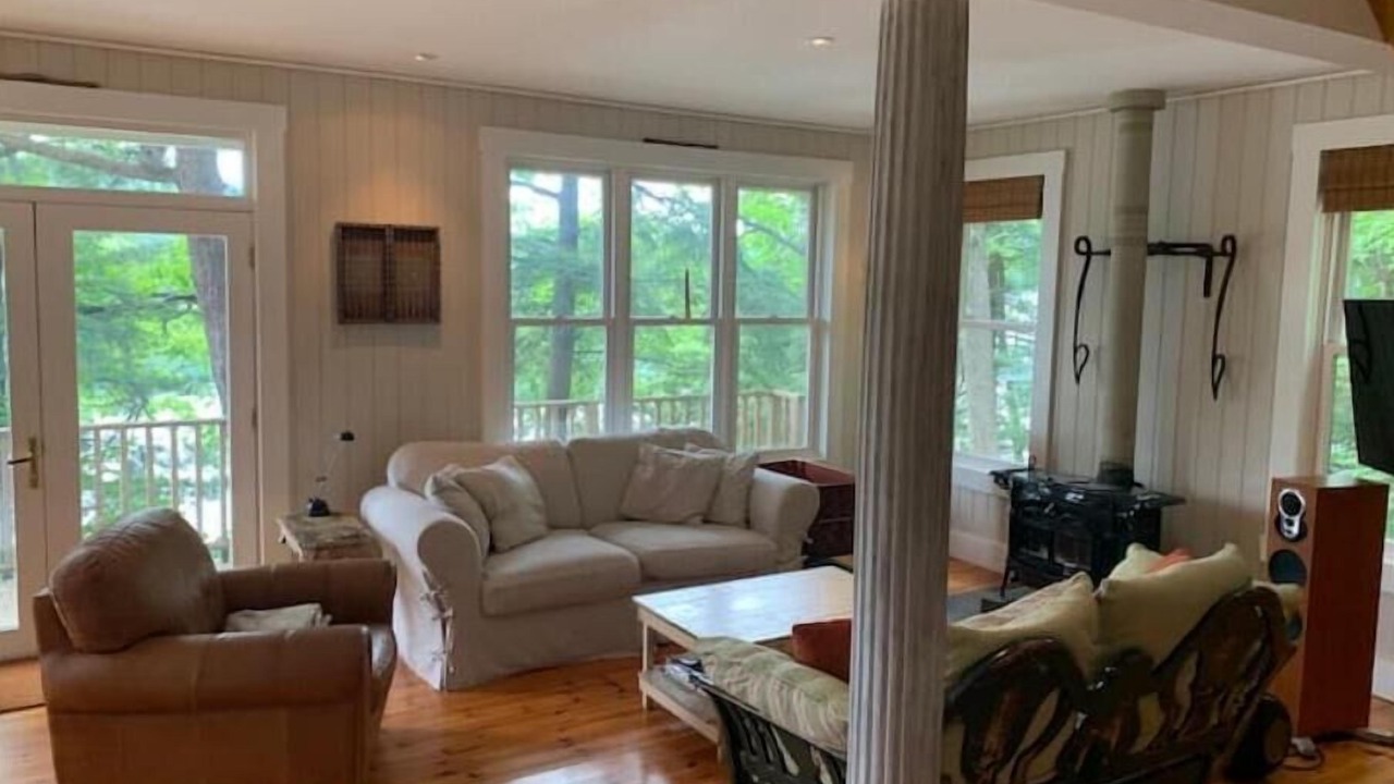 Photo of Livingroom in Frontenac