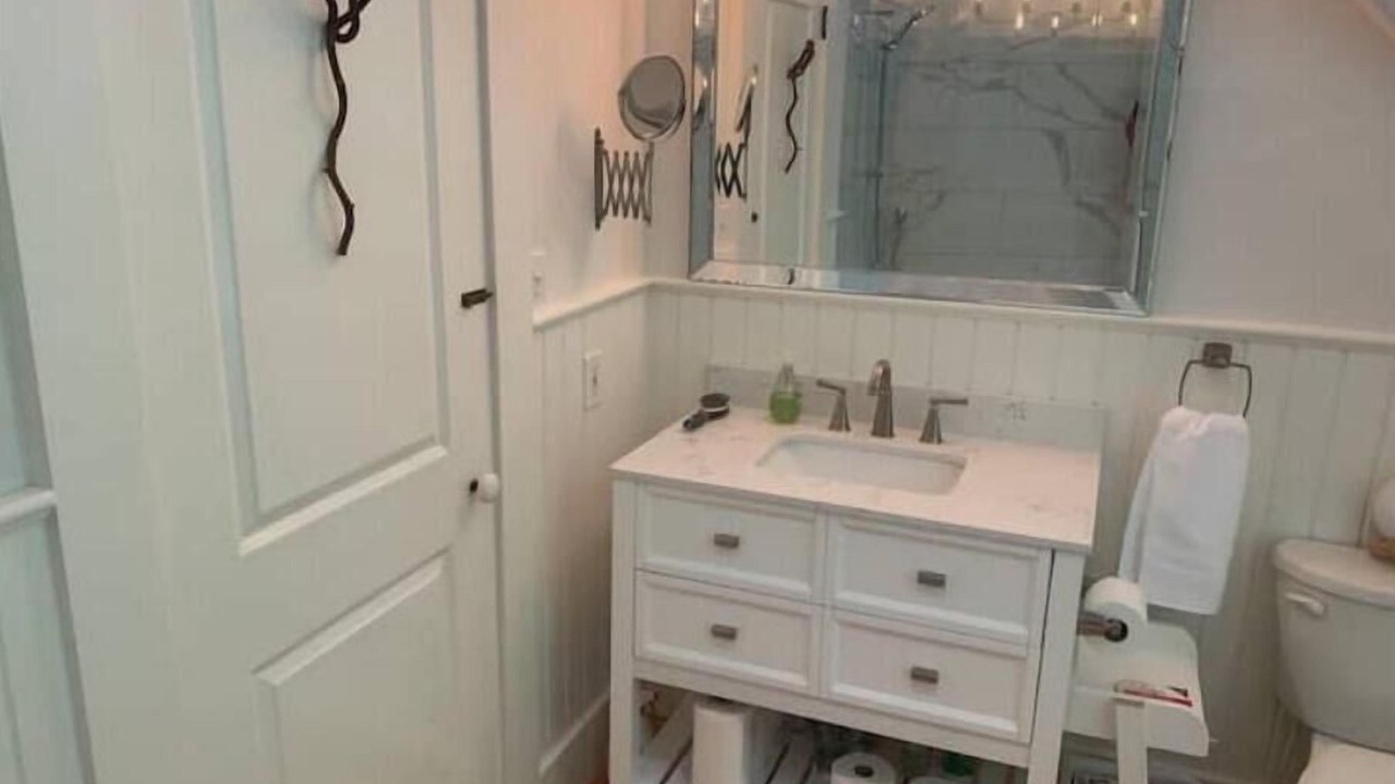 Photo of Bathroom in Frontenac