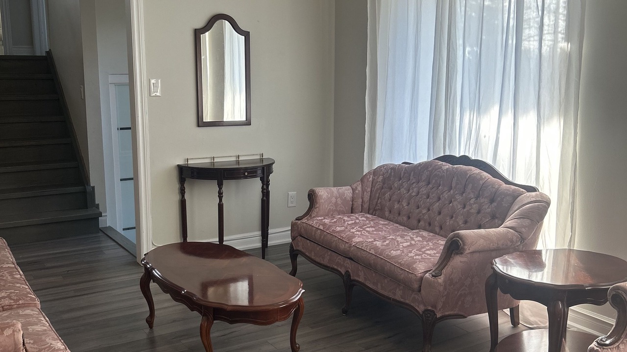 Photo of Livingroom in The Peanut