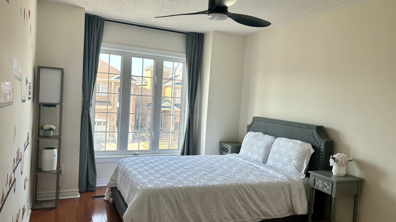 Photo of Bedroom in Churchill Meadows