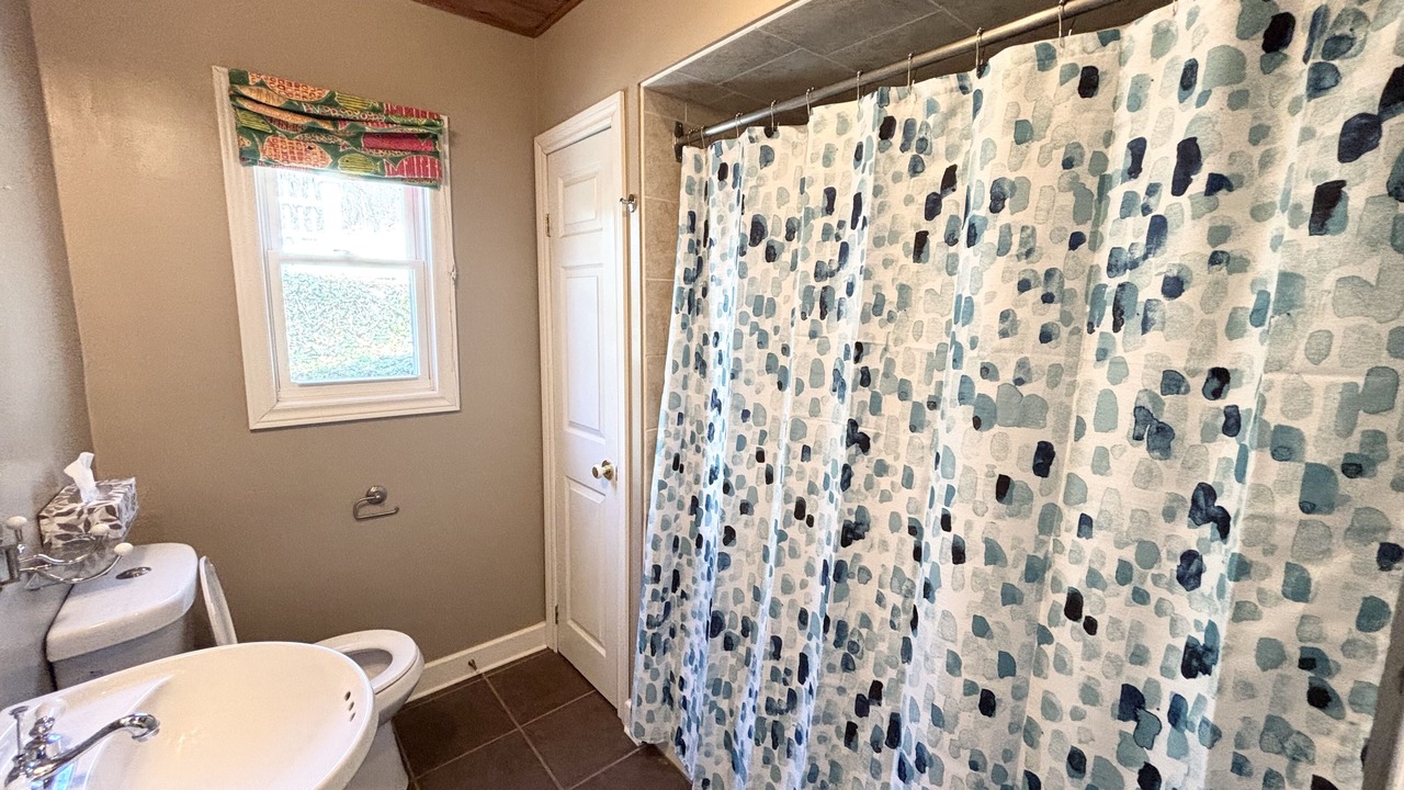 Photo of Bathroom in Normandale