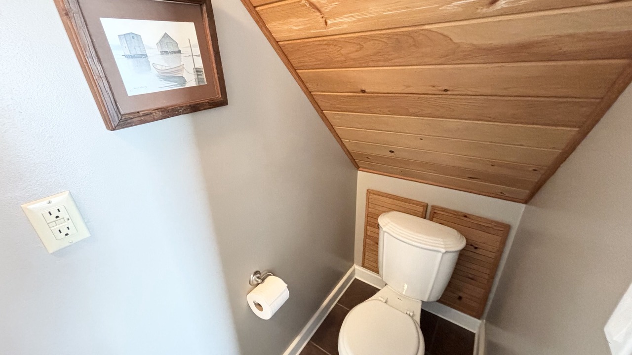 Photo of Bathroom in Normandale