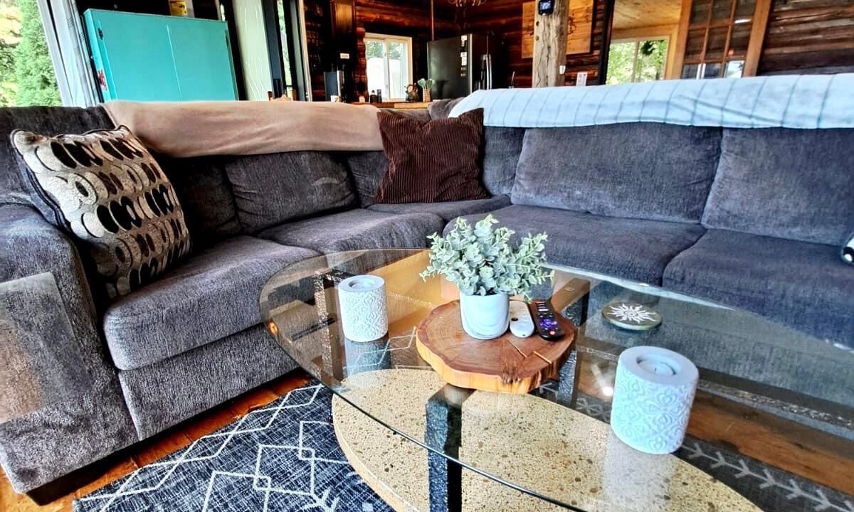 Photo of Livingroom in Hamilton Township