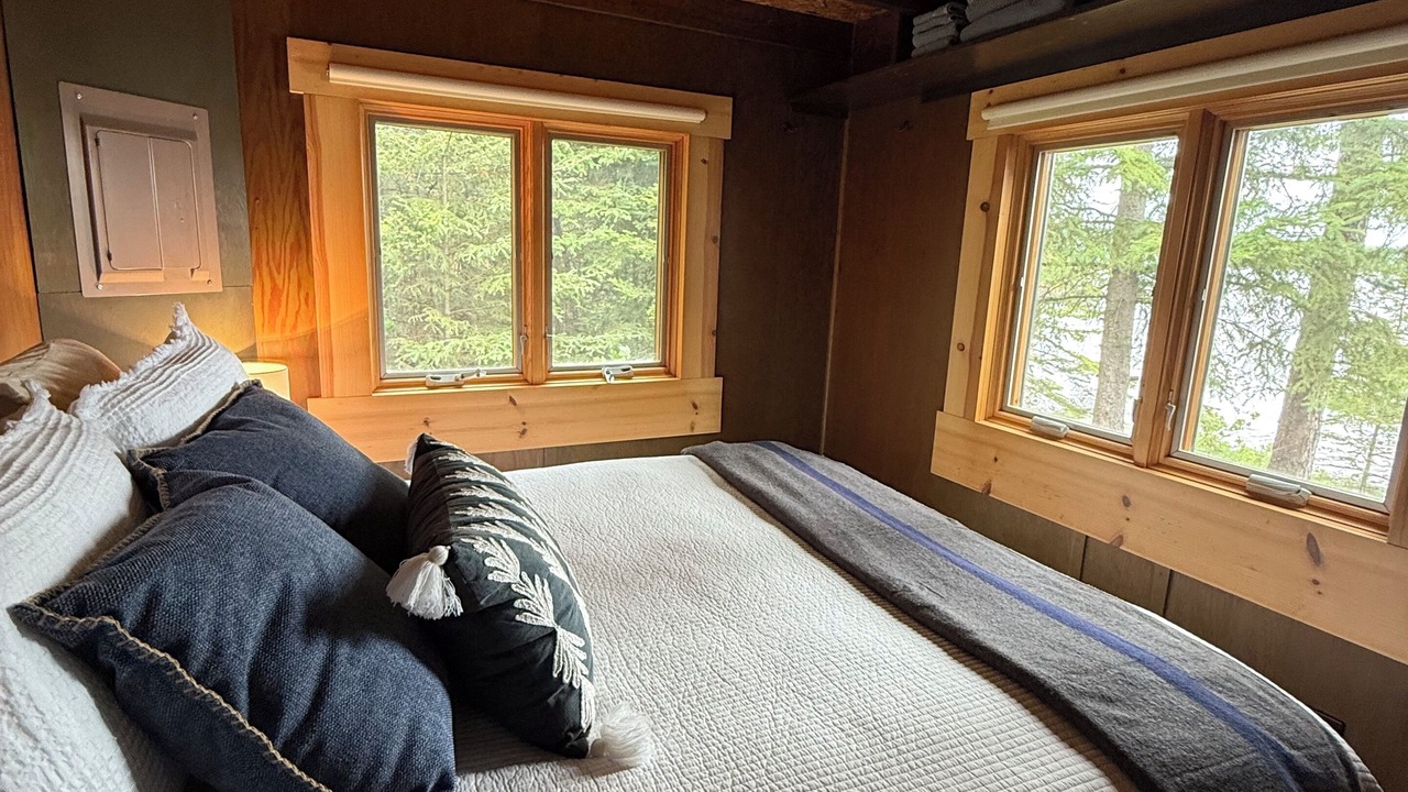 Photo of Bedroom in Crane Lake