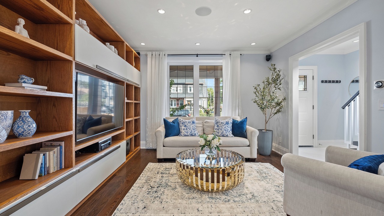 Photo of Livingroom in East York
