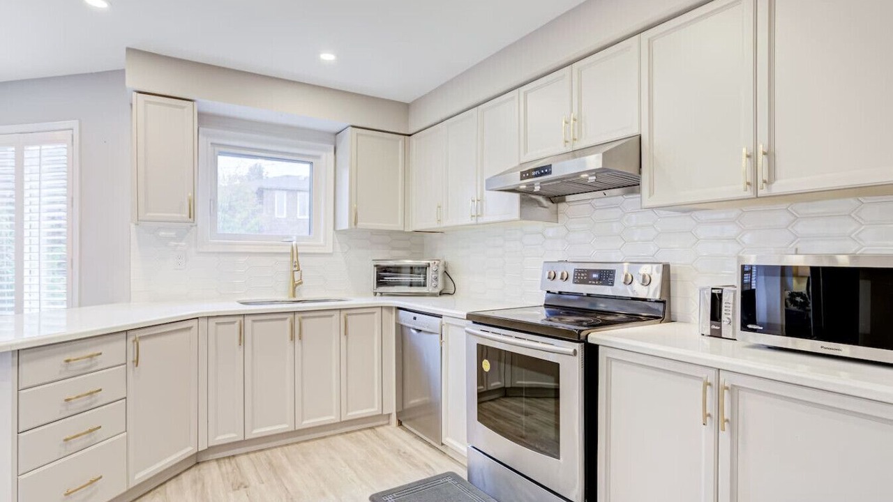 Photo of Kitchen in Erin Mills