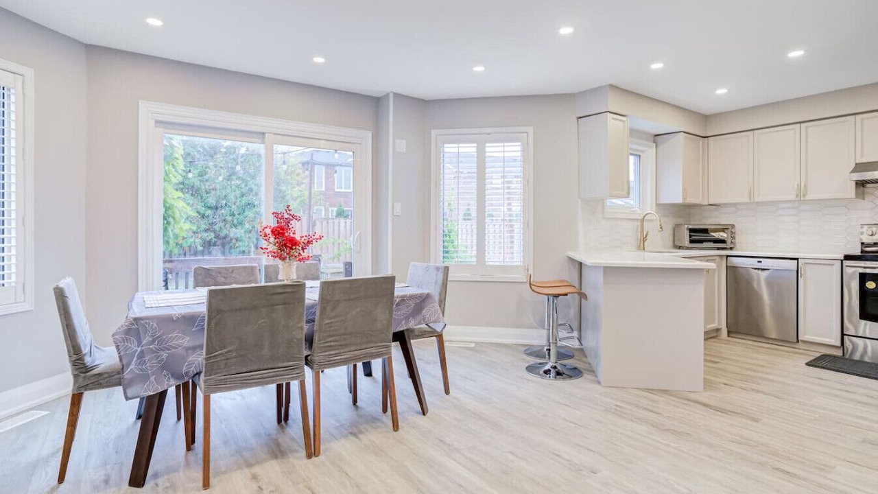Photo of Kitchen in Erin Mills