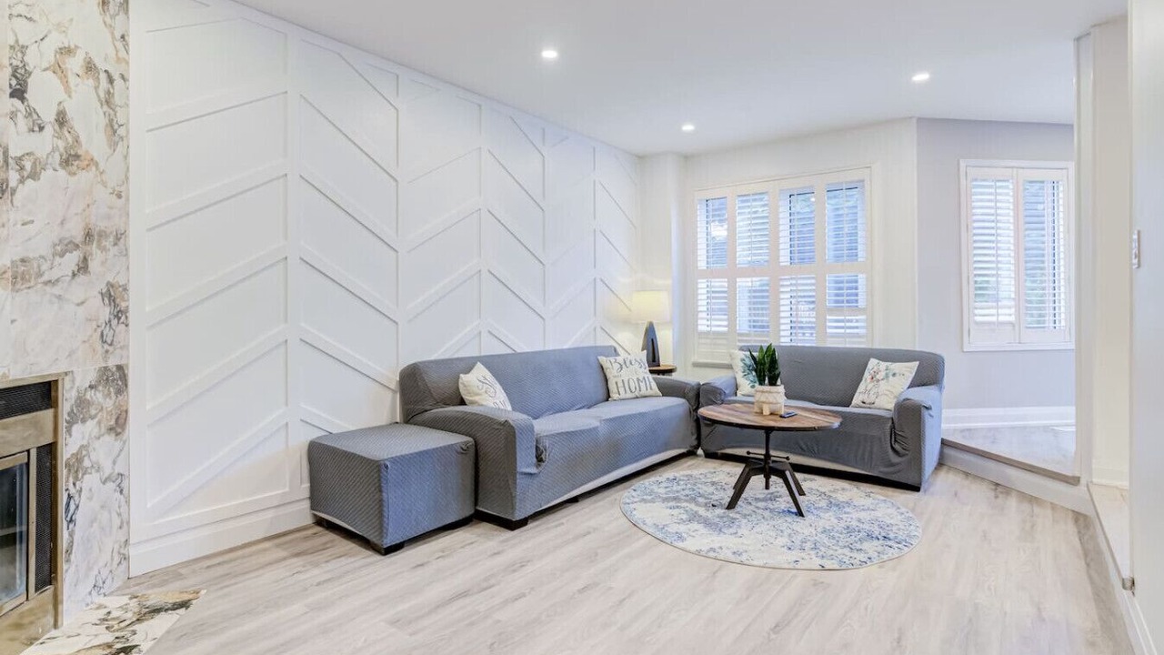 Photo of Livingroom in Erin Mills