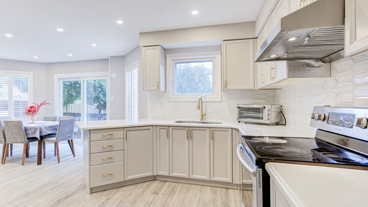 Photo of Kitchen in Erin Mills