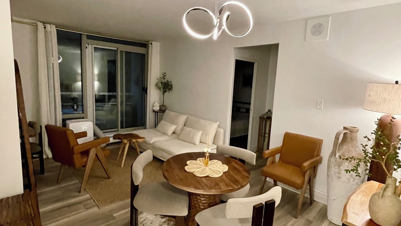 Photo of Livingroom in Forest Hill South