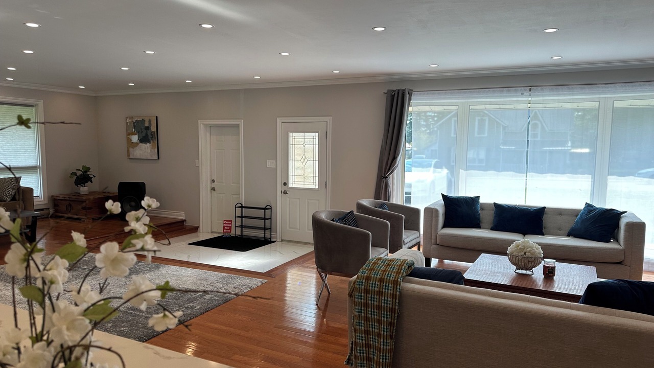 Photo of Livingroom in Foxboro