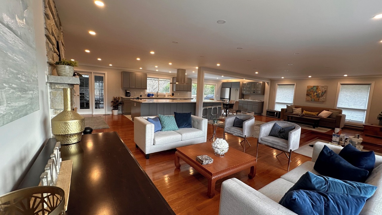 Photo of Livingroom in Foxboro