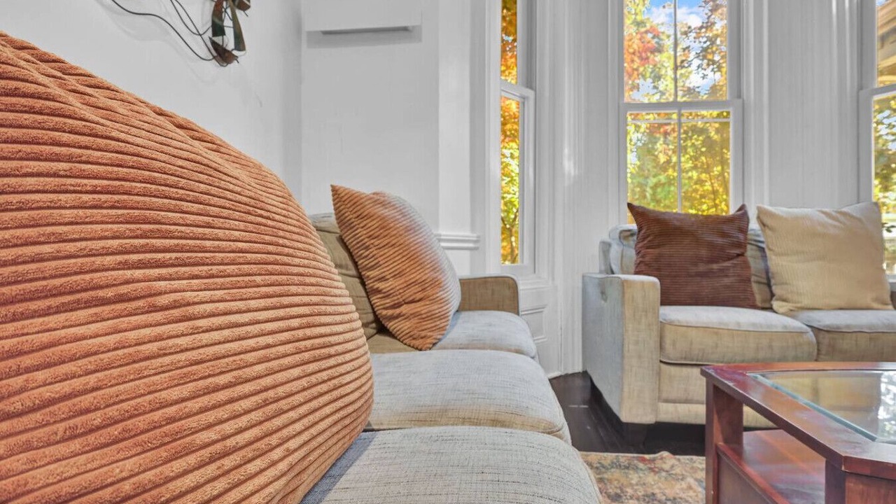 Photo of Livingroom in Cobourg