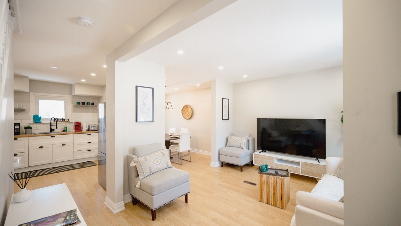 Photo of Livingroom in Whitney