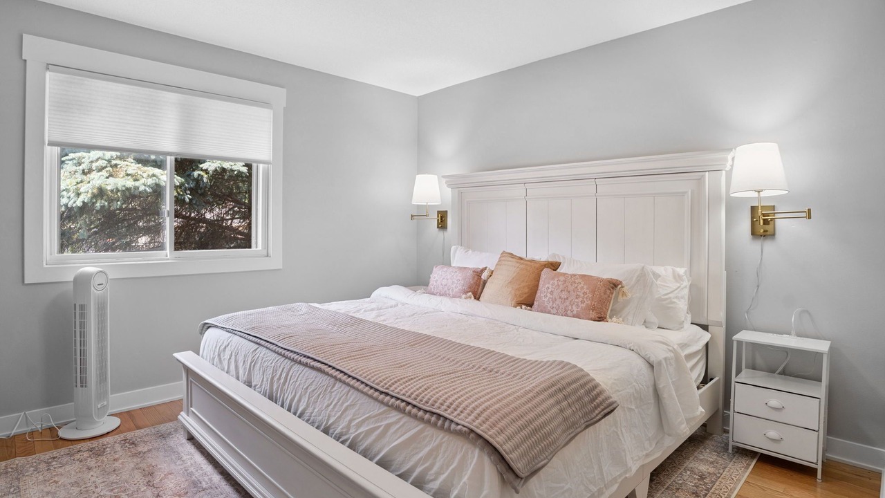 Photo of Bedroom in Mounds View