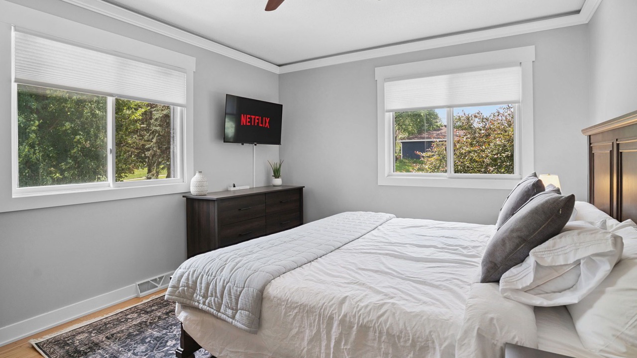 Photo of Bedroom in Mounds View