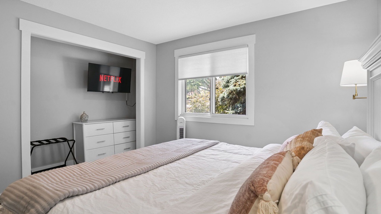 Photo of Bedroom in Mounds View