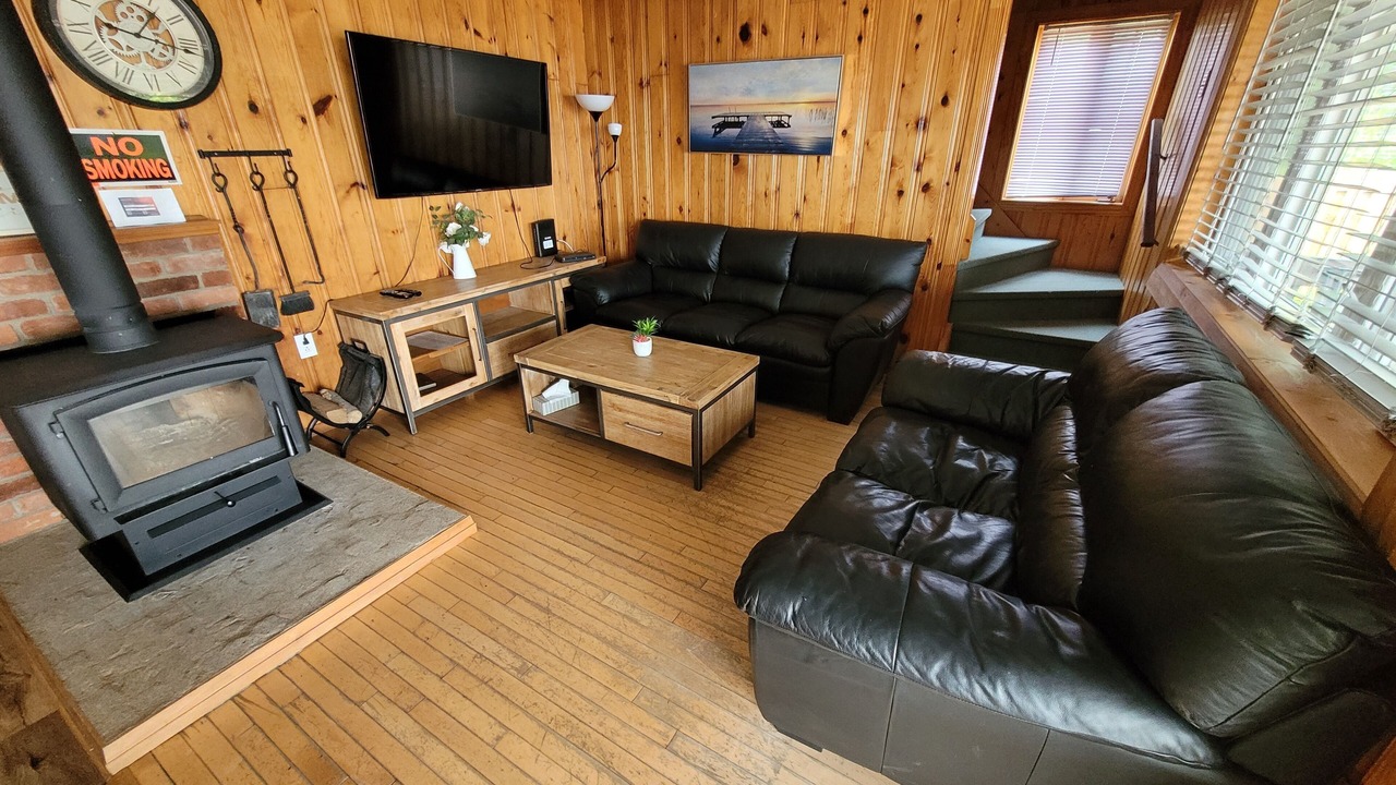 Photo of Livingroom in Petawawa