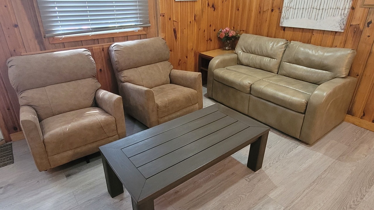 Photo of Livingroom in Petawawa