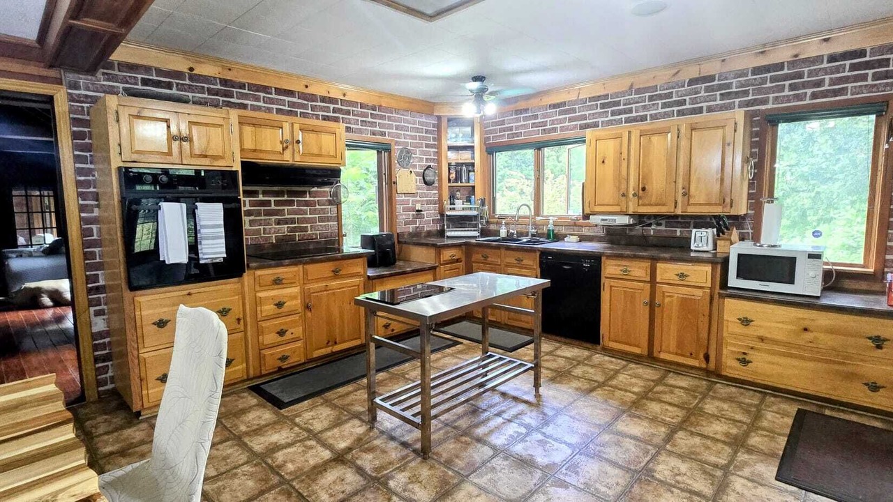 Photo of Kitchen in Caledon