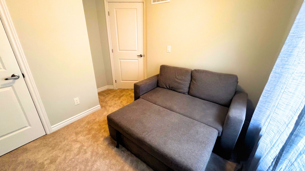 Photo of Livingroom in Durham Region