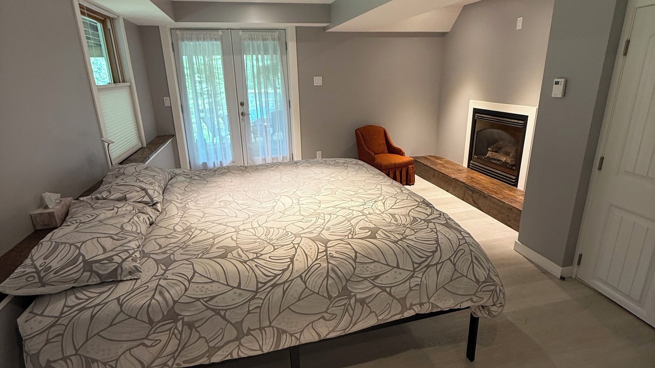 Photo of Bedroom in Baysville