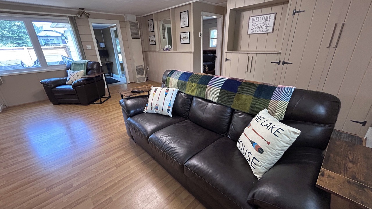 Photo of Livingroom in Chatham-Kent