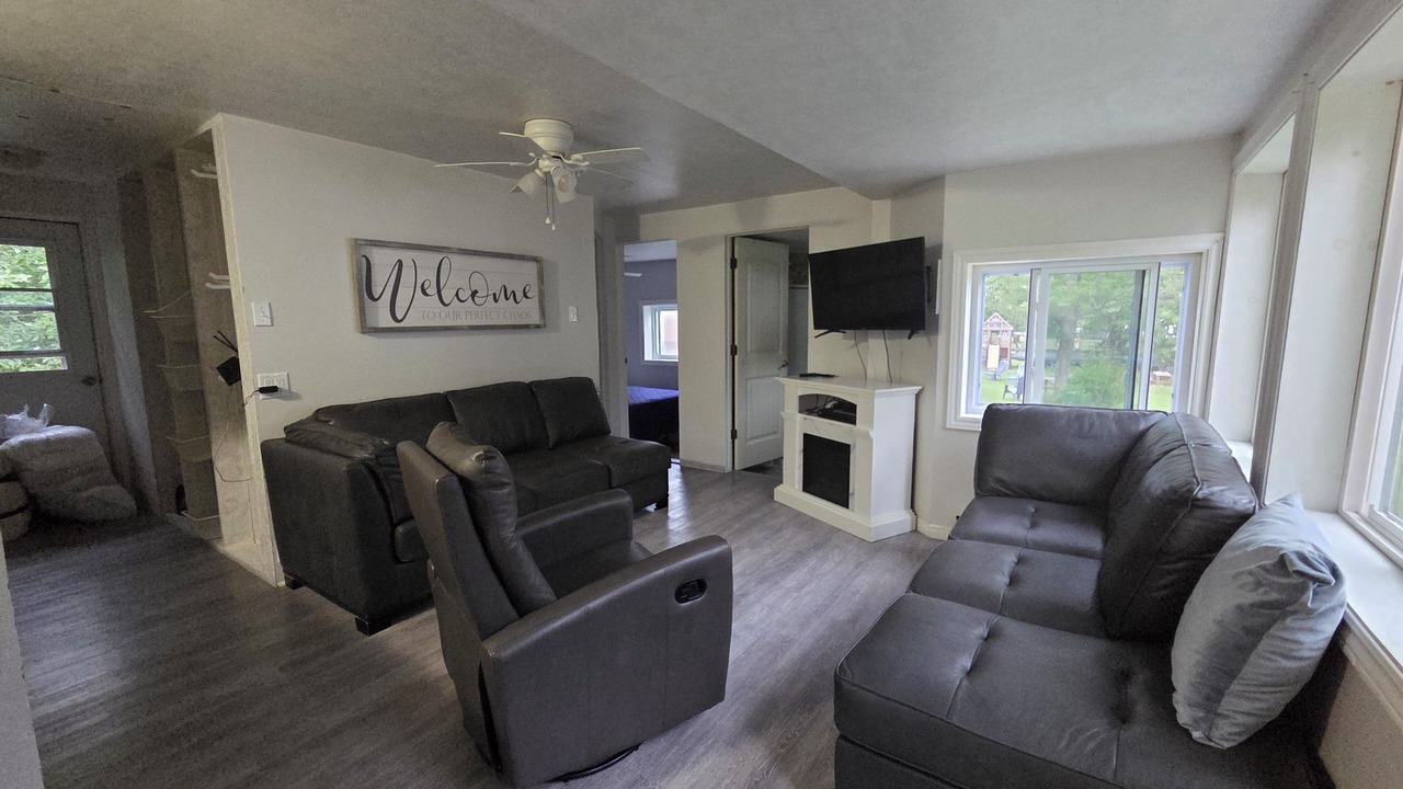 Photo of Livingroom in Rideau Lakes