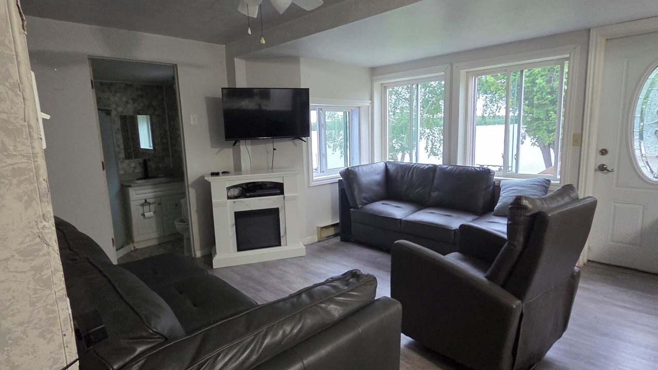 Photo of Livingroom in Rideau Lakes