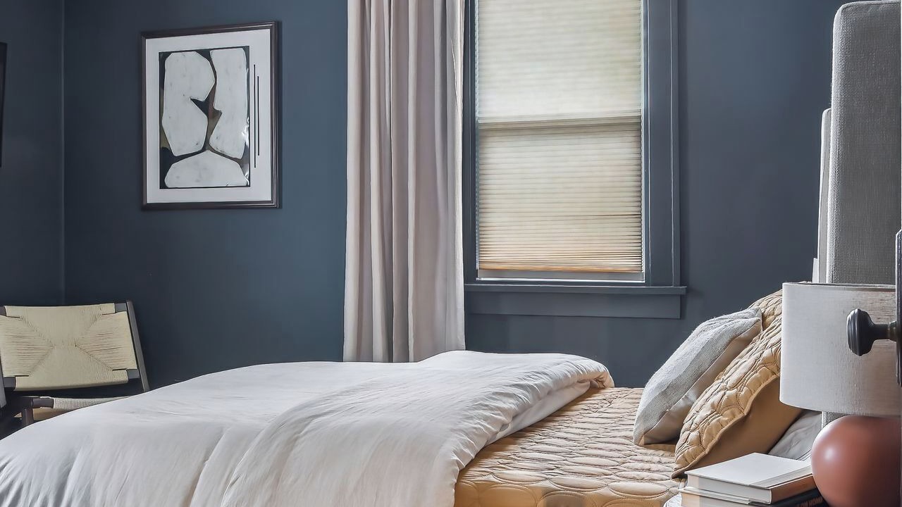 Photo of Bedroom in Summit - University