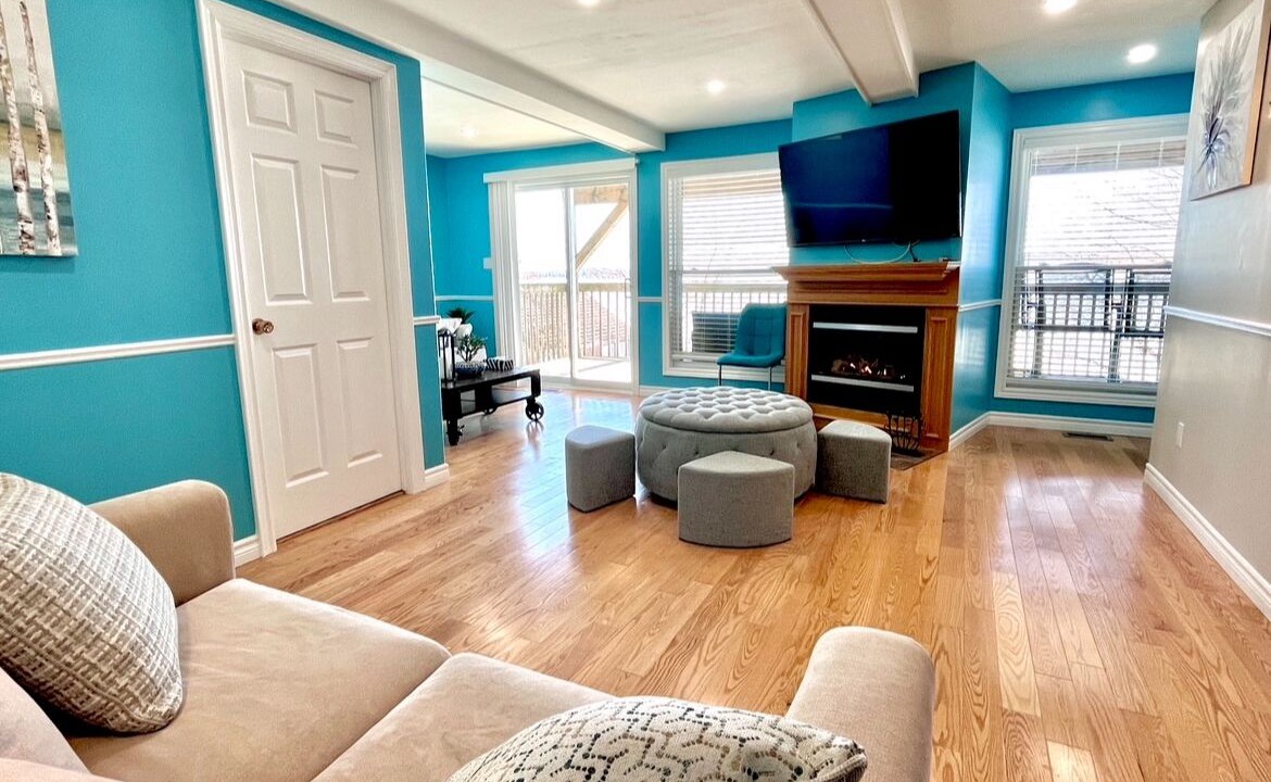 Photo of Livingroom in Scugog