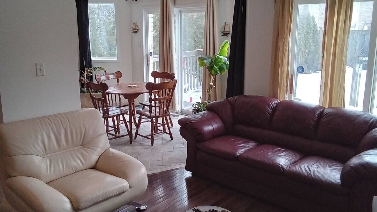 Photo of Livingroom in Barrie