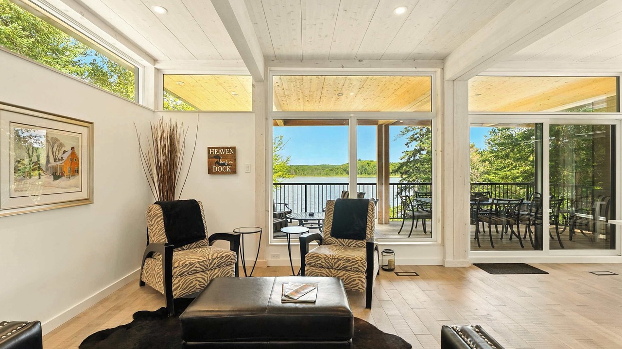 Photo of Livingroom in Perry