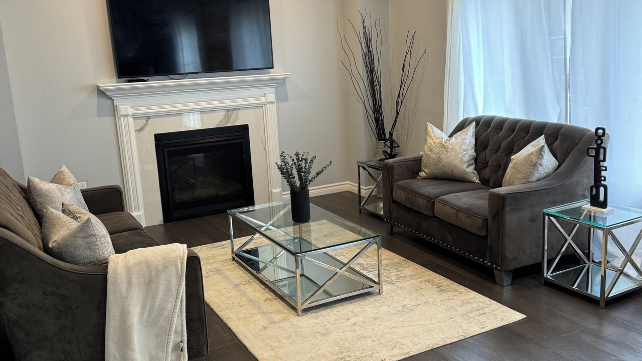Photo of Livingroom in Durham Region