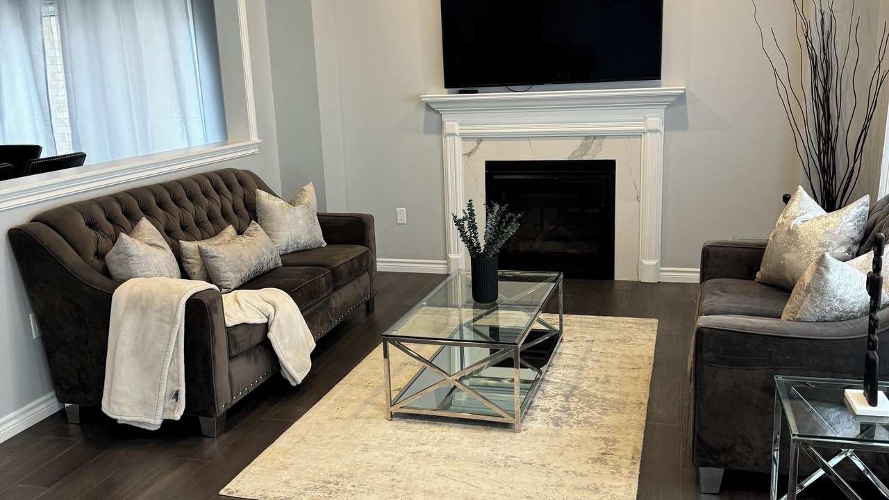 Photo of Livingroom in Durham Region