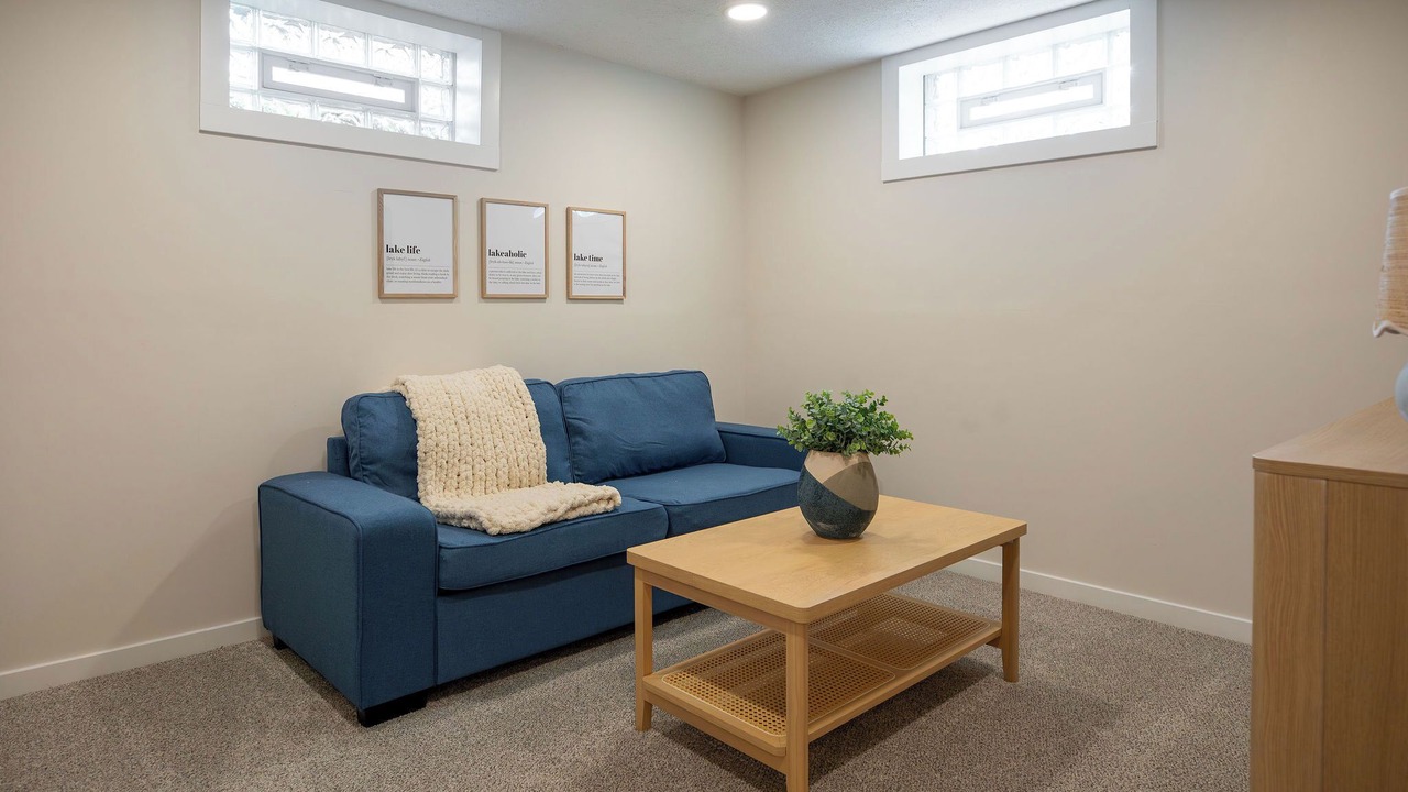 Photo of Livingroom in Midway