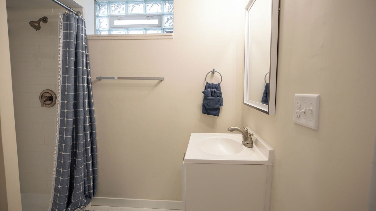 Photo of Bathroom in Midway