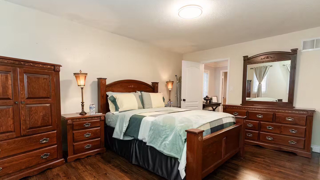 Photo of Bedroom in Hurontario