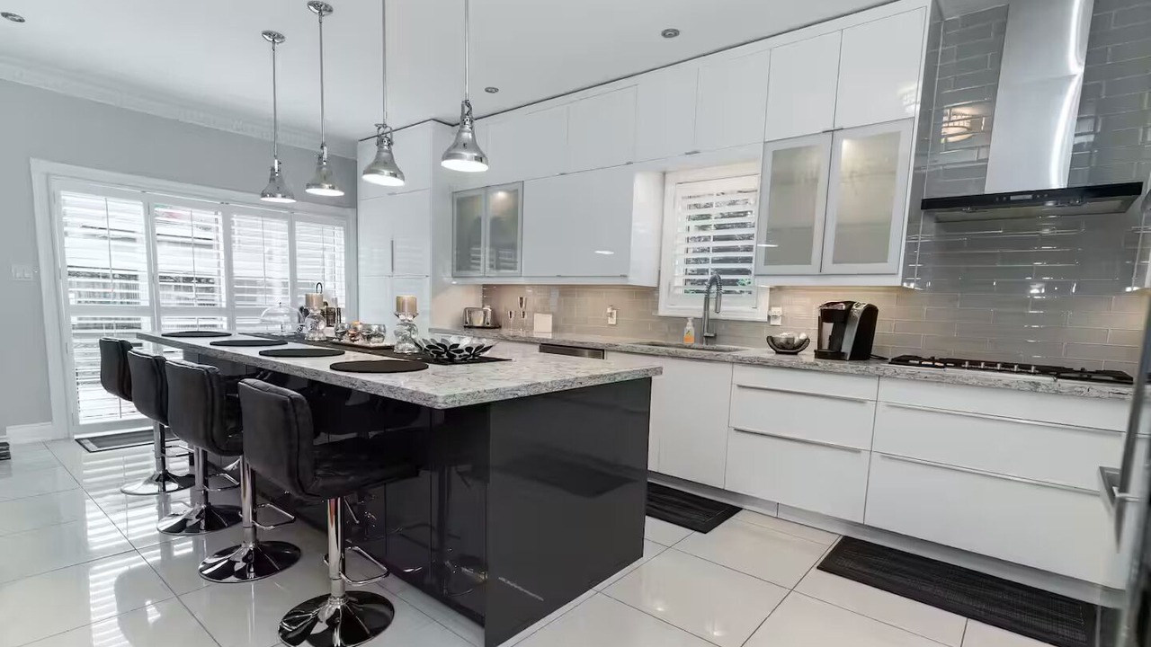 Photo of Kitchen in Hurontario