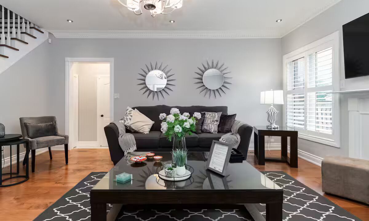 Photo of Livingroom in Hurontario